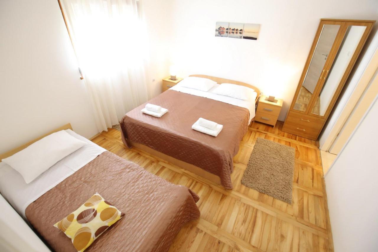 Apartmani Dane Sukosan Luaran gambar