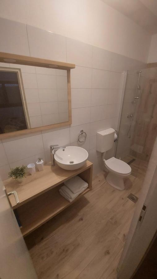 Apartmani Dane Sukosan Luaran gambar
